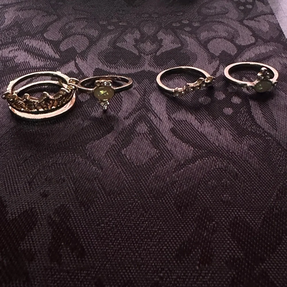 Assorted rings - Picture 5 of 6